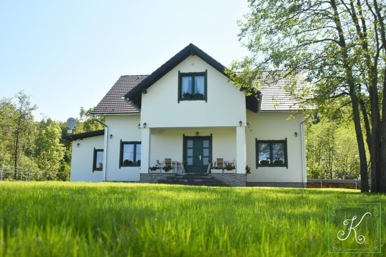 Kadarhaz Bed & Breakfast Vlahita Exterior photo